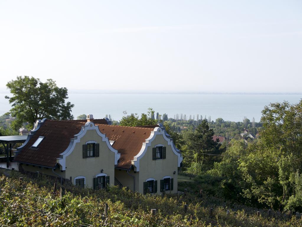 Hillside Apartments Révfülöp Buitenkant foto