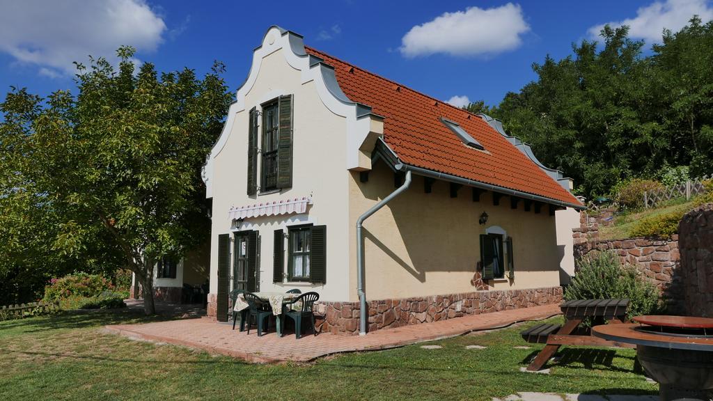 Hillside Apartments Révfülöp Buitenkant foto