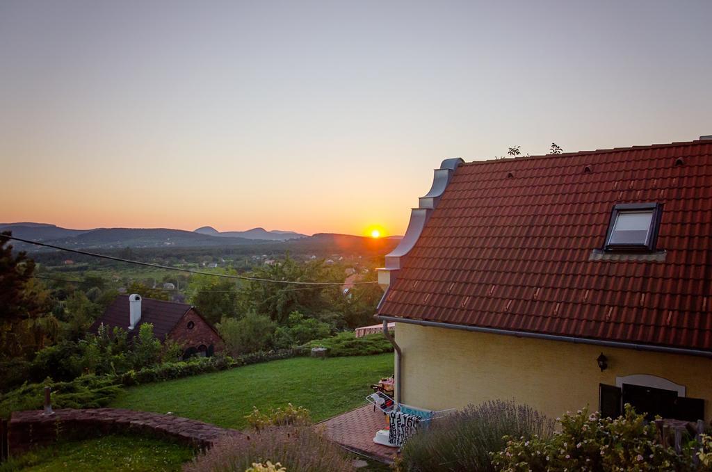 Hillside Apartments Révfülöp Buitenkant foto