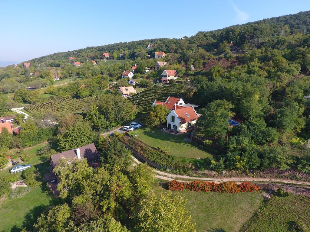 Hillside Apartments Révfülöp Buitenkant foto